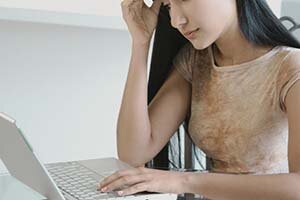 A Texas homeowner studying foreclosure timeline before selling her house.